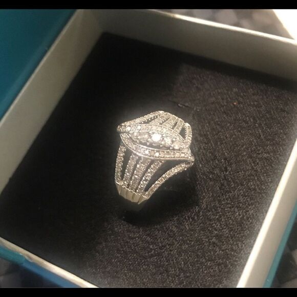 Stunning New .50 Carat Genuine Diamond Cluster Cocktail Ring Sz 8 - Picture 3 of 4